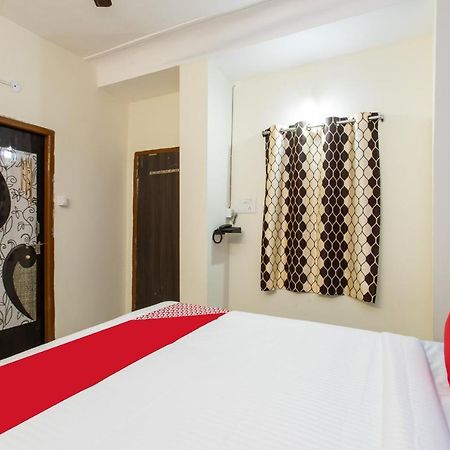 אינדורה Oyo 27862 Hotel Brooklyn מראה חיצוני תמונה